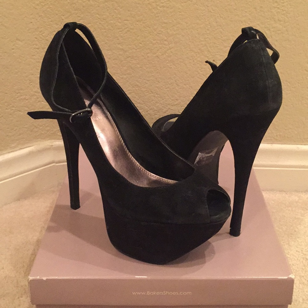 Bakers Kami Platform Peep Toe Size 6.5